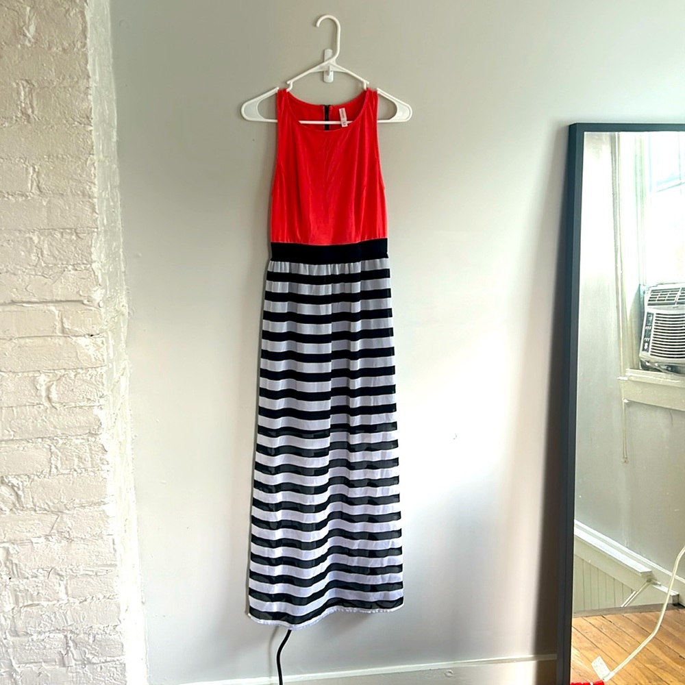 Women’s maxi dress - Small